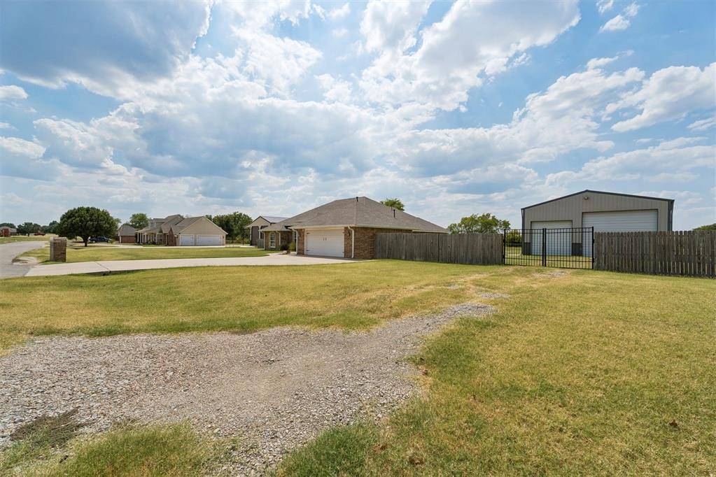 18890 Kelli LN, Shawnee, OK 74801