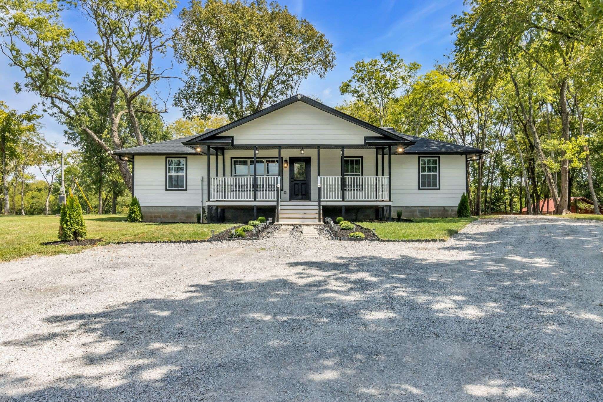 1613 Rucker Rd, Christiana, TN 37037