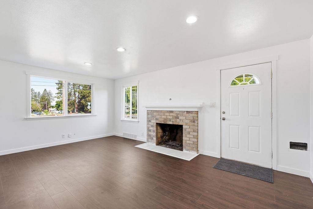 2527 W Lacrosse Ave, Spokane, WA 99205