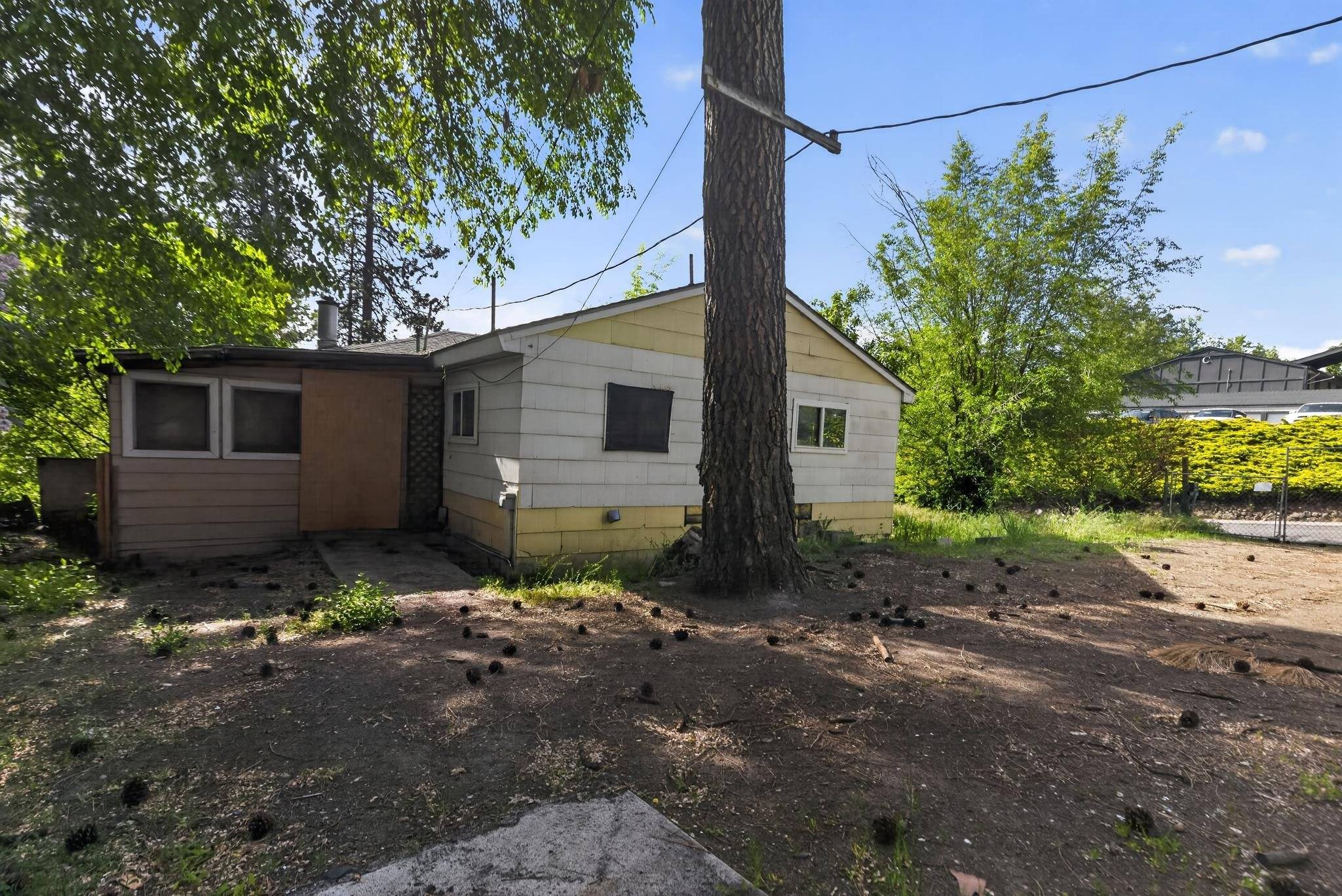 611 S Farr Rd, Spokane Valley, WA 99206-4745