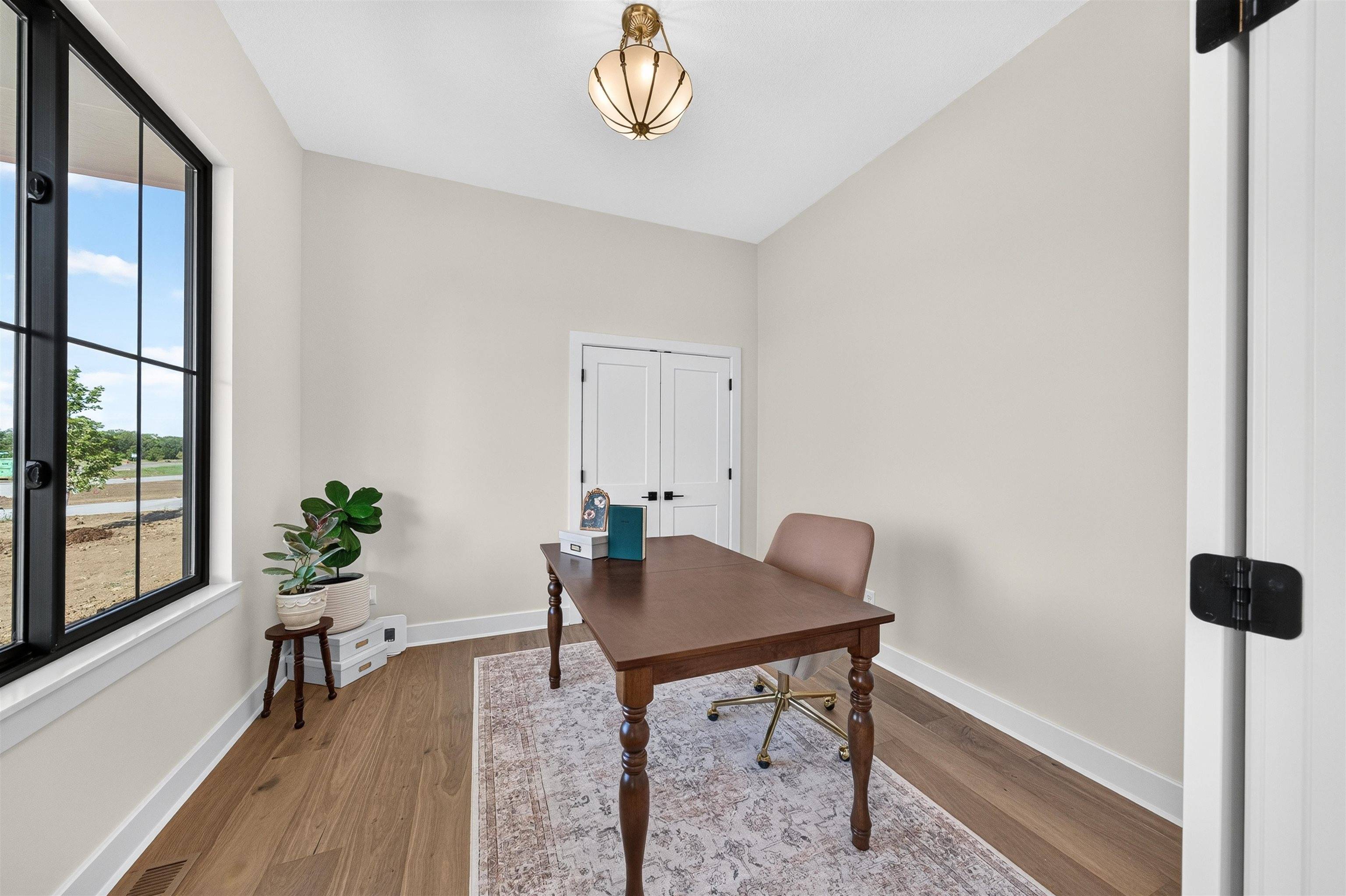 2818 E Kay St, Derby, KS 67037