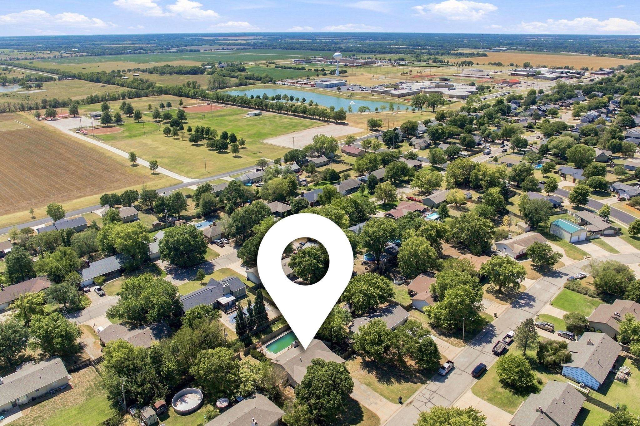 621 E Showalter, Rose Hill, KS 67133