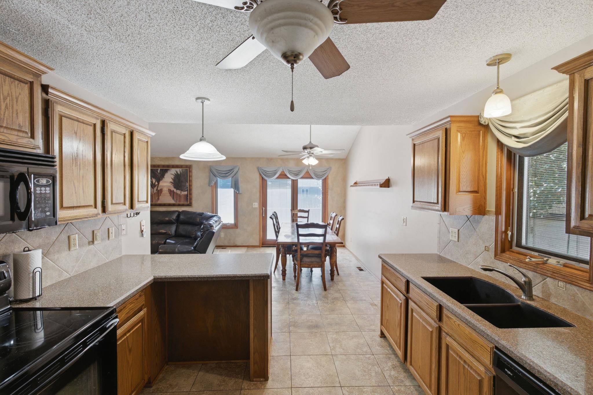 621 E Showalter, Rose Hill, KS 67133