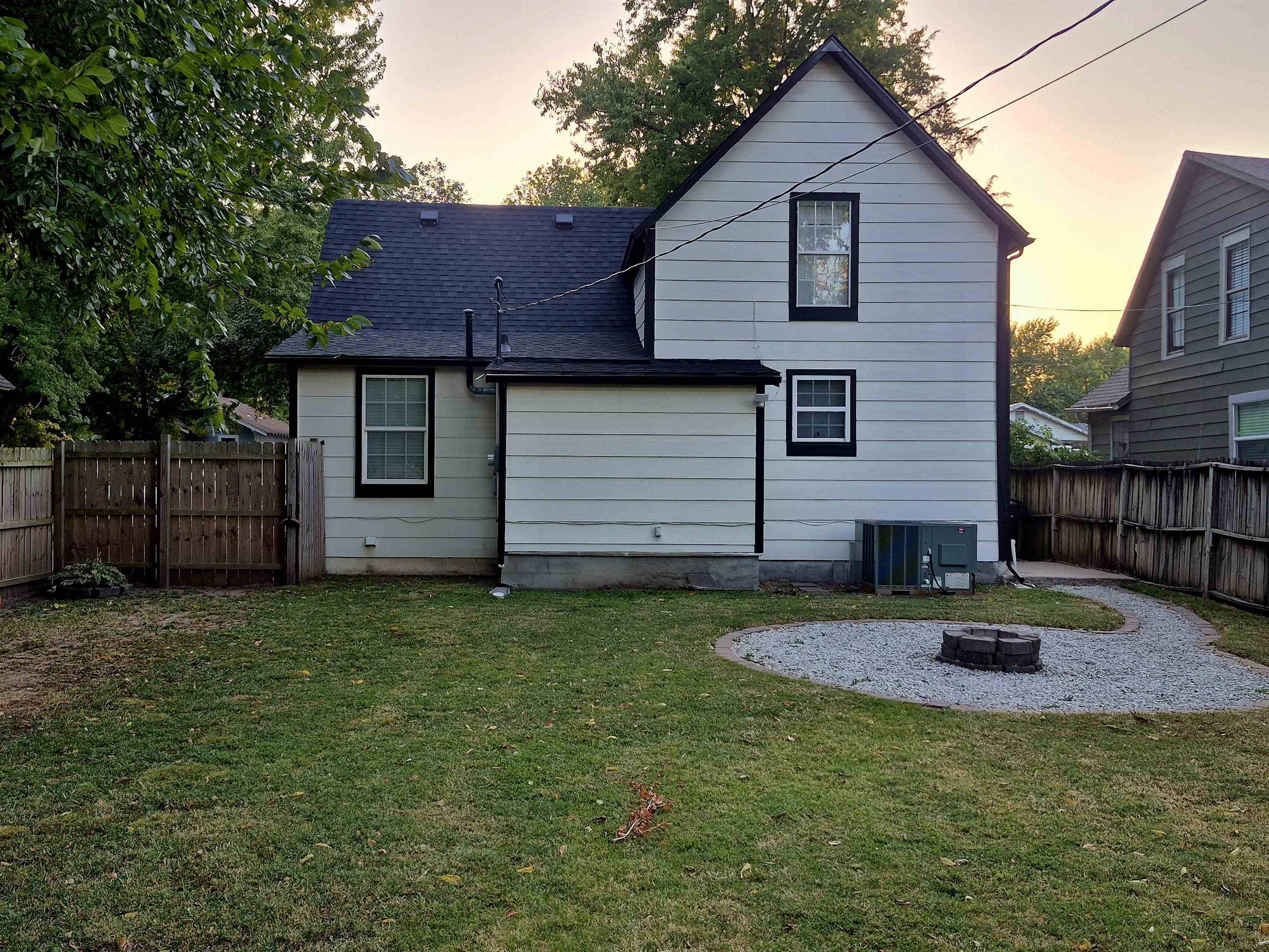 822 N C, Arkansas City, KS 67005