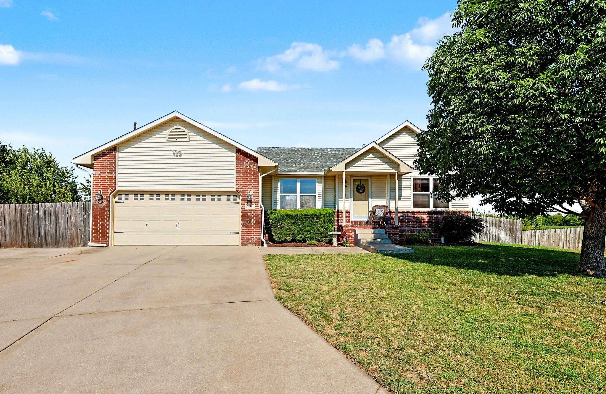 2604 Mainsgate Cir, Augusta, KS 67010