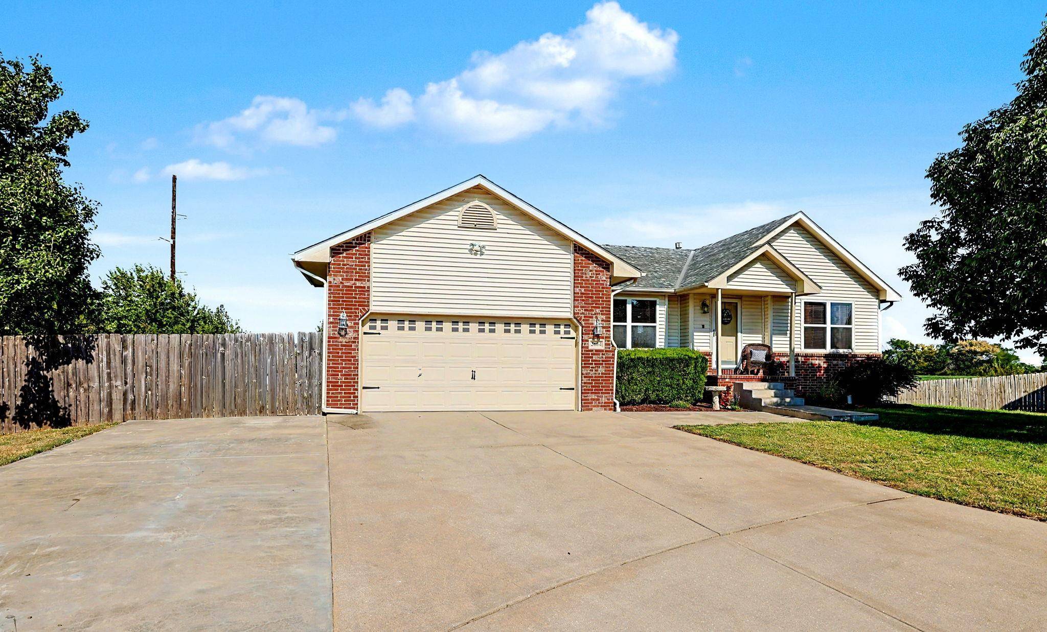 2604 Mainsgate Cir, Augusta, KS 67010