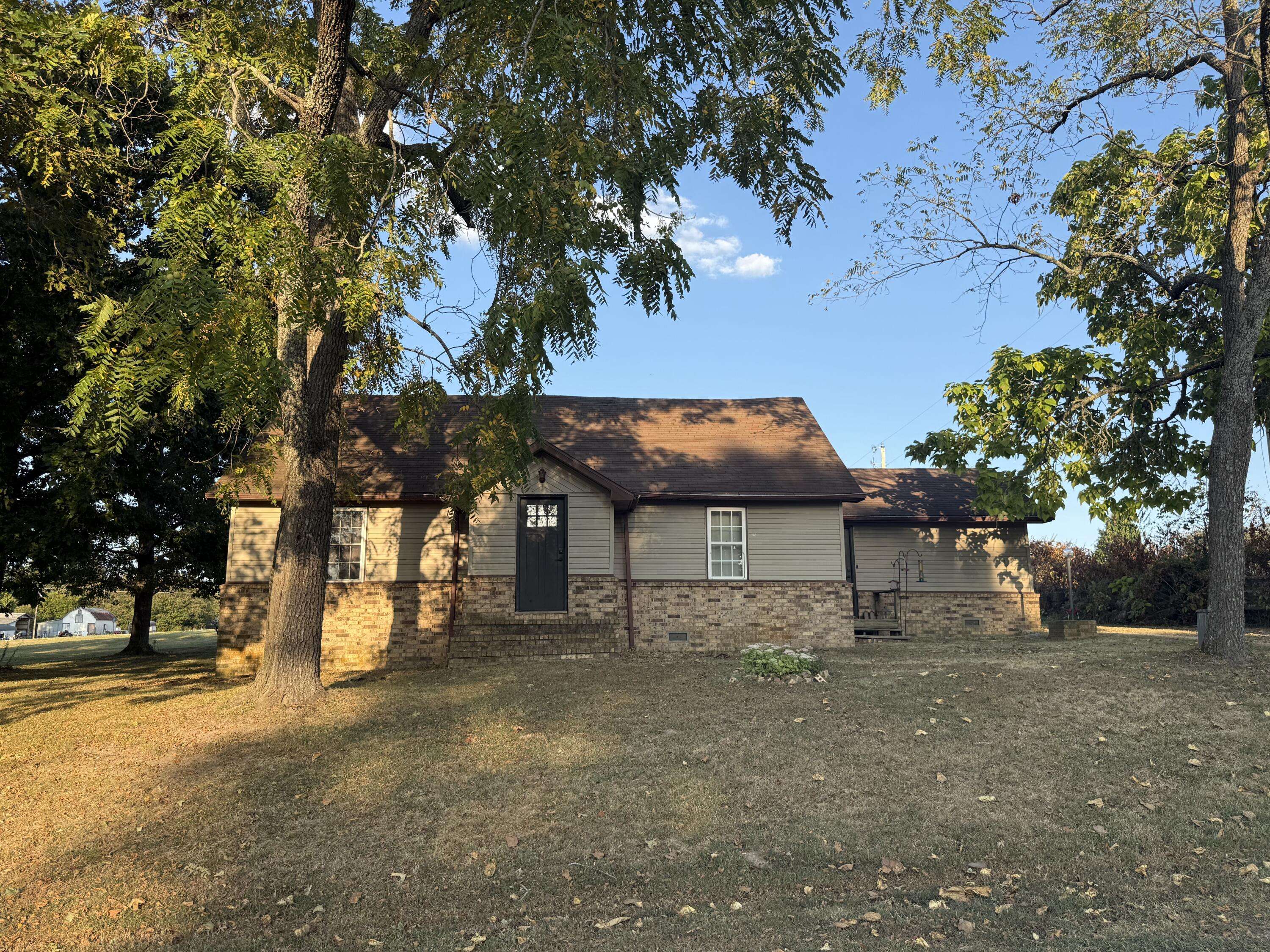 1964 Morris RD, Mountain Grove, MO 65711