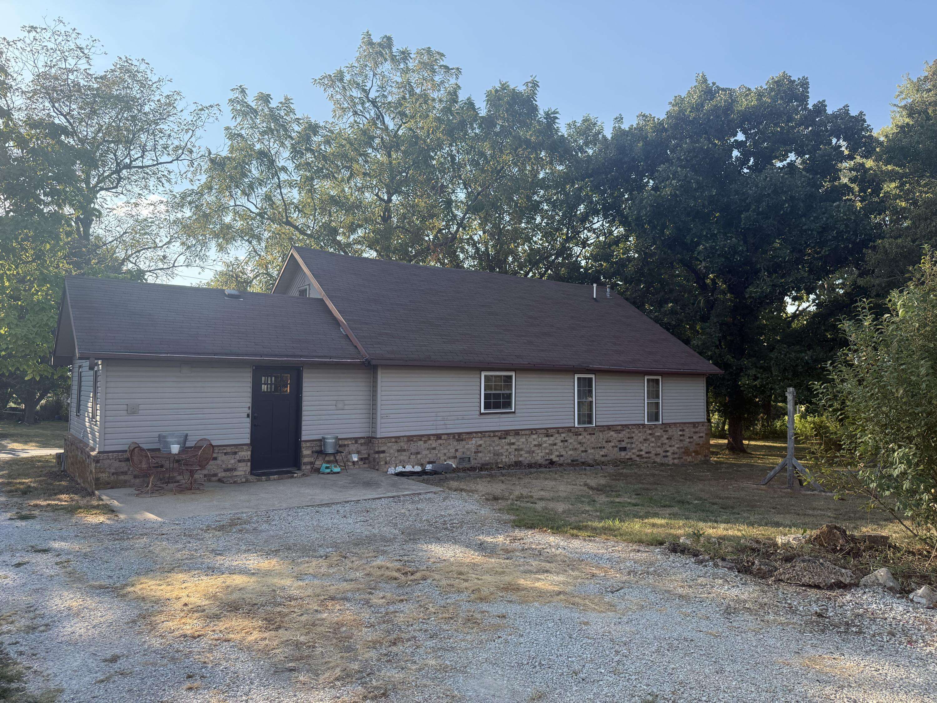 1964 Morris RD, Mountain Grove, MO 65711
