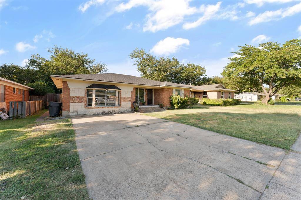 2439 Inadale Avenue, Dallas, TX 75228