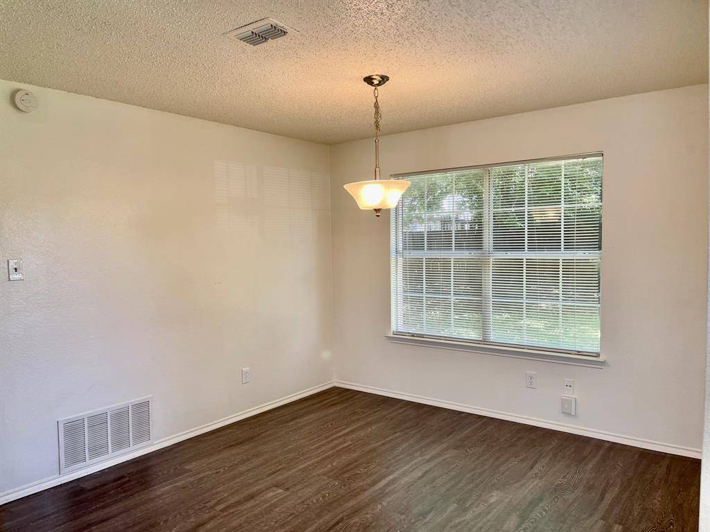 5202 Sherburne Drive, Arlington, TX 76018