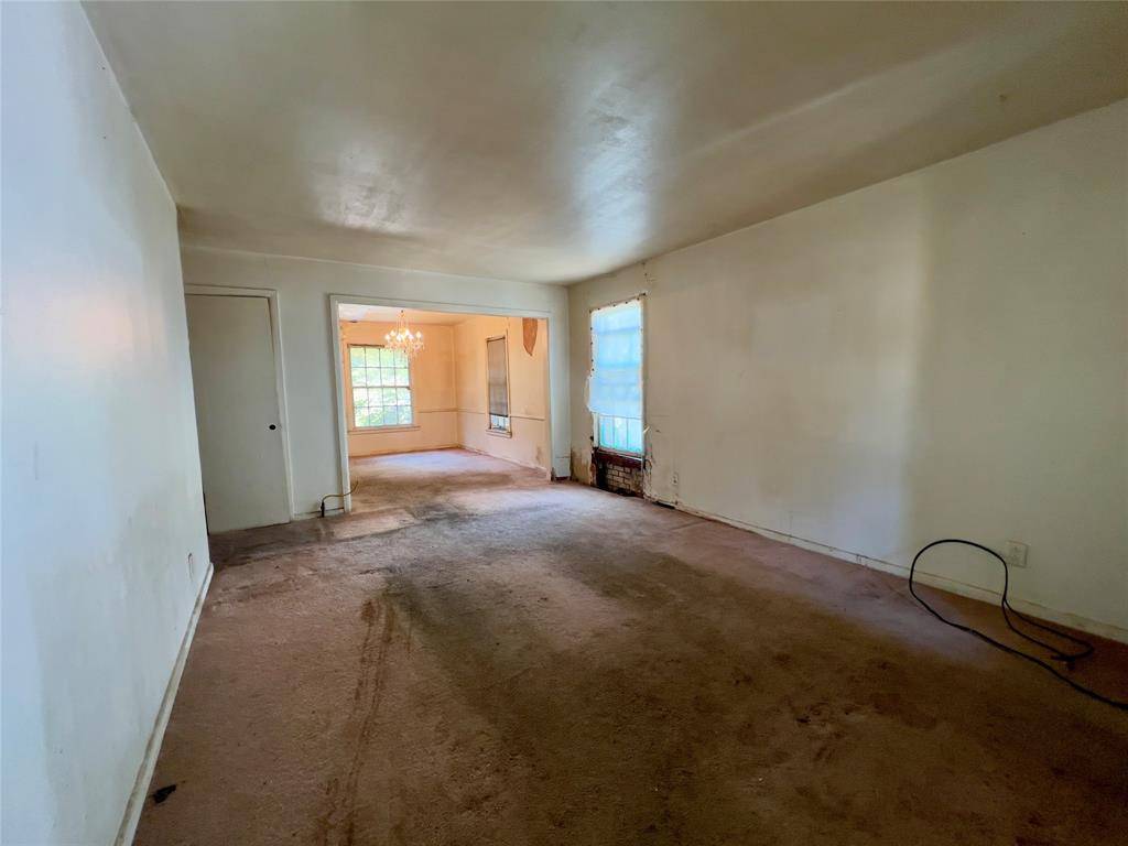 1323 S Denley Drive, Dallas, TX 75216