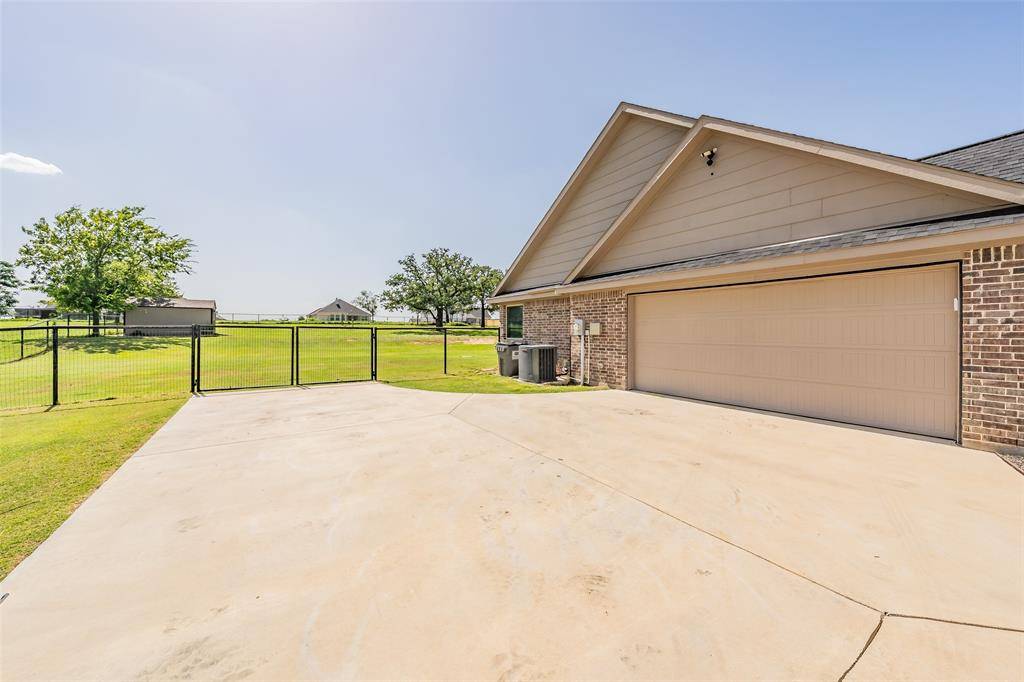1268 County Road 4797, Springtown, TX 76082