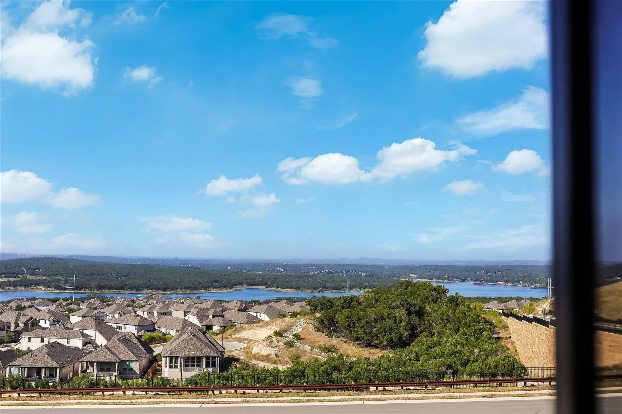 22809 Golden Daisy LN, Lago Vista, TX 78645