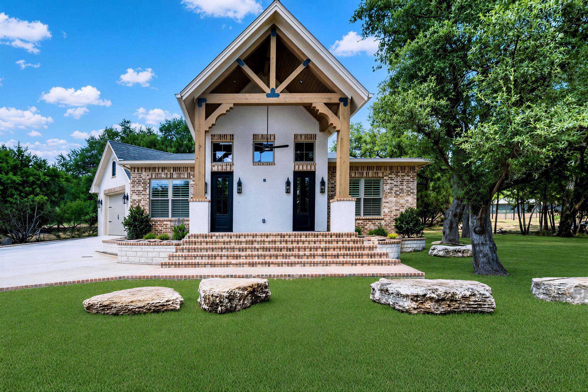 317 Highland Spring LN, Georgetown, TX 78633