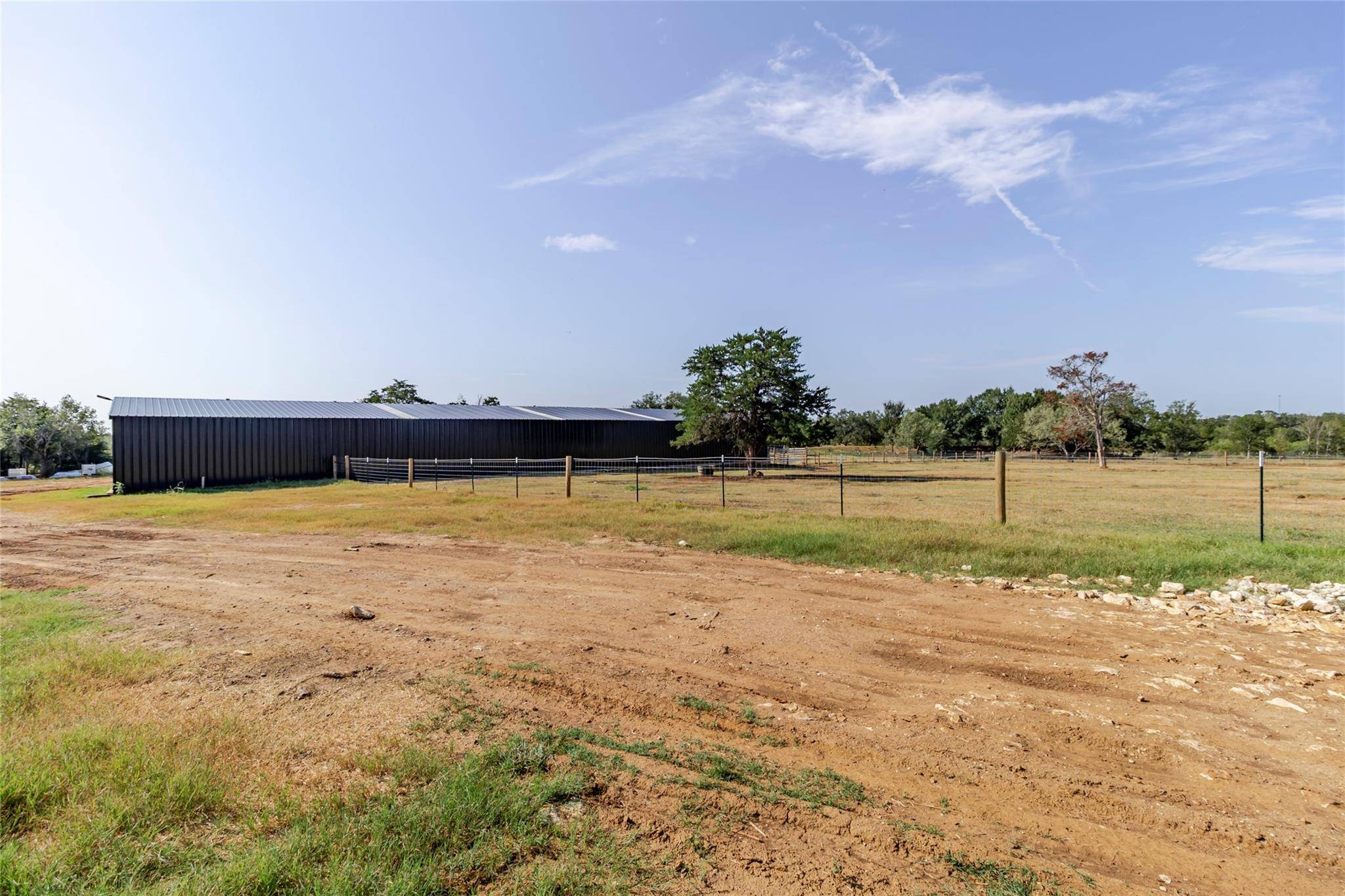 2015 TX-21, Paige, TX 78659