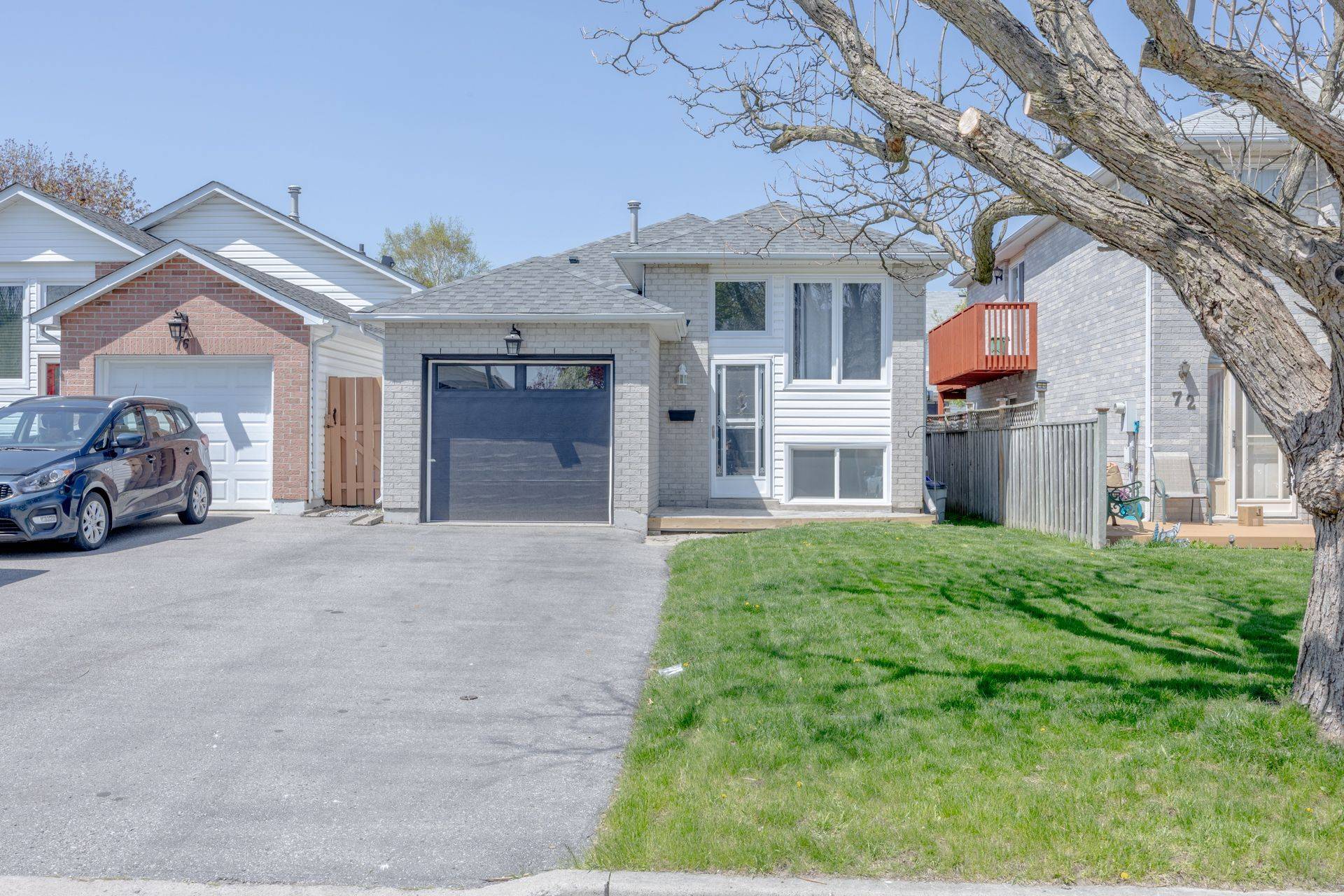 74 Trudeau DR, Clarington, ON L1C 4K2