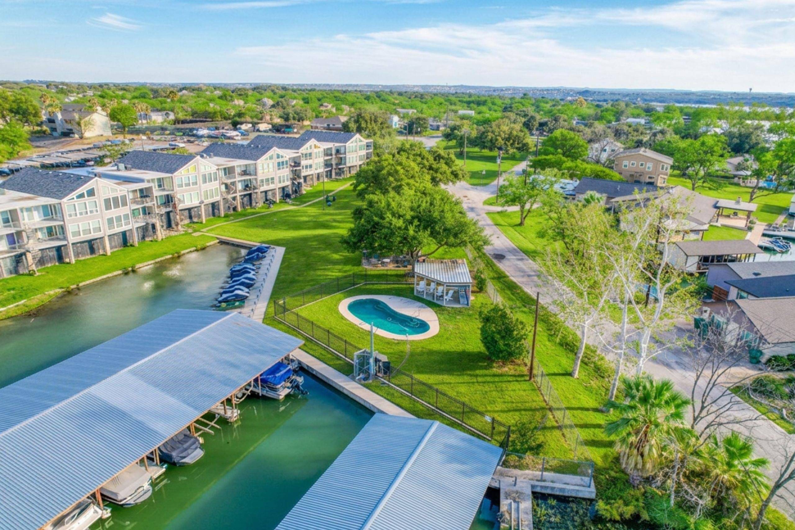 806 Highcrest Unit #19, Granite Shoals, TX 78654