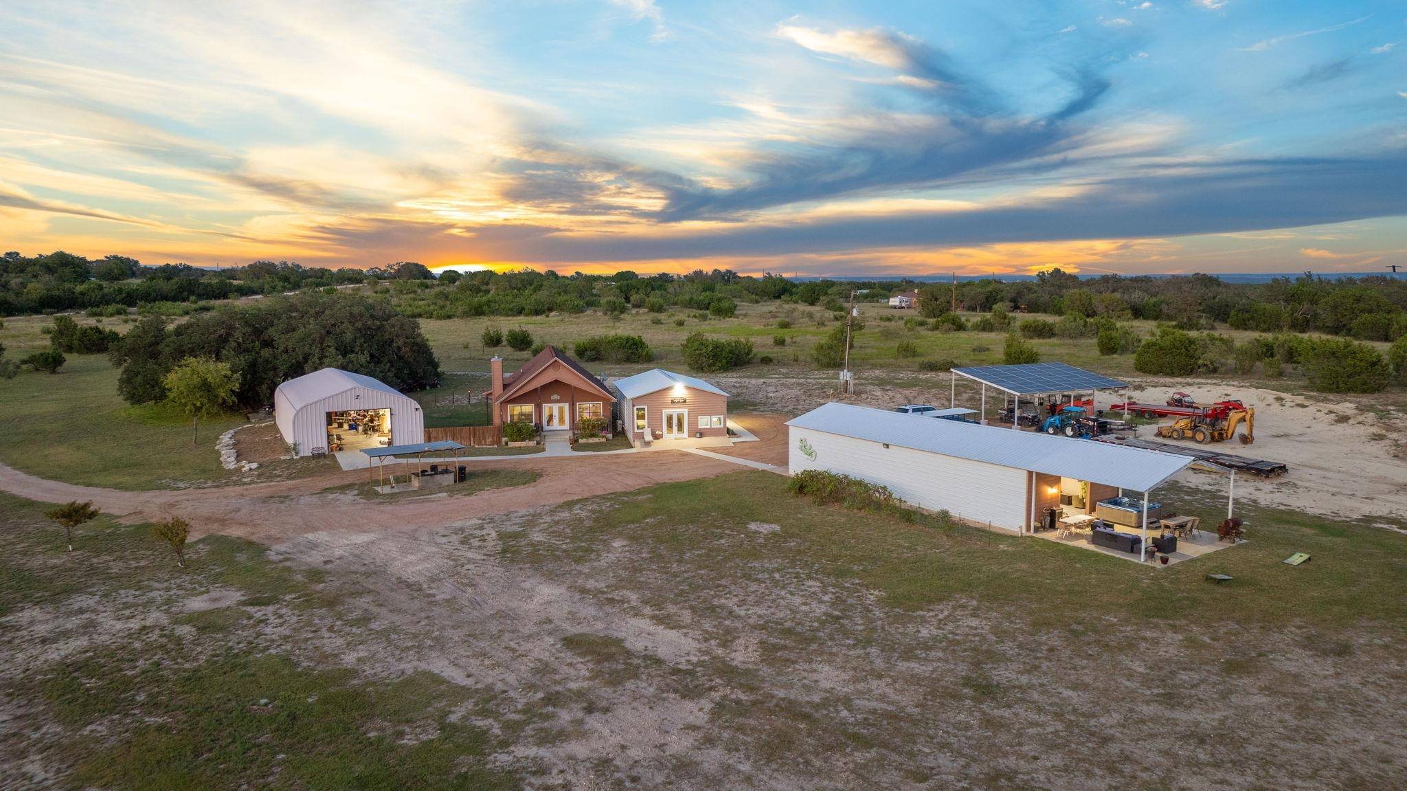 397 Private Road 3072, Lampasas, TX 76550-3949