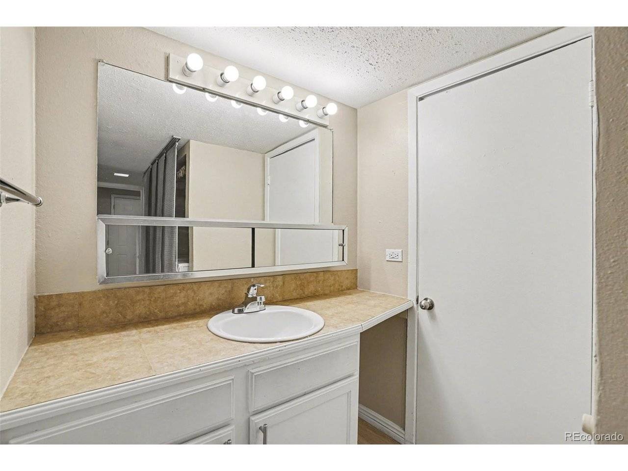 3426 S Locust #F, Denver, CO 80222