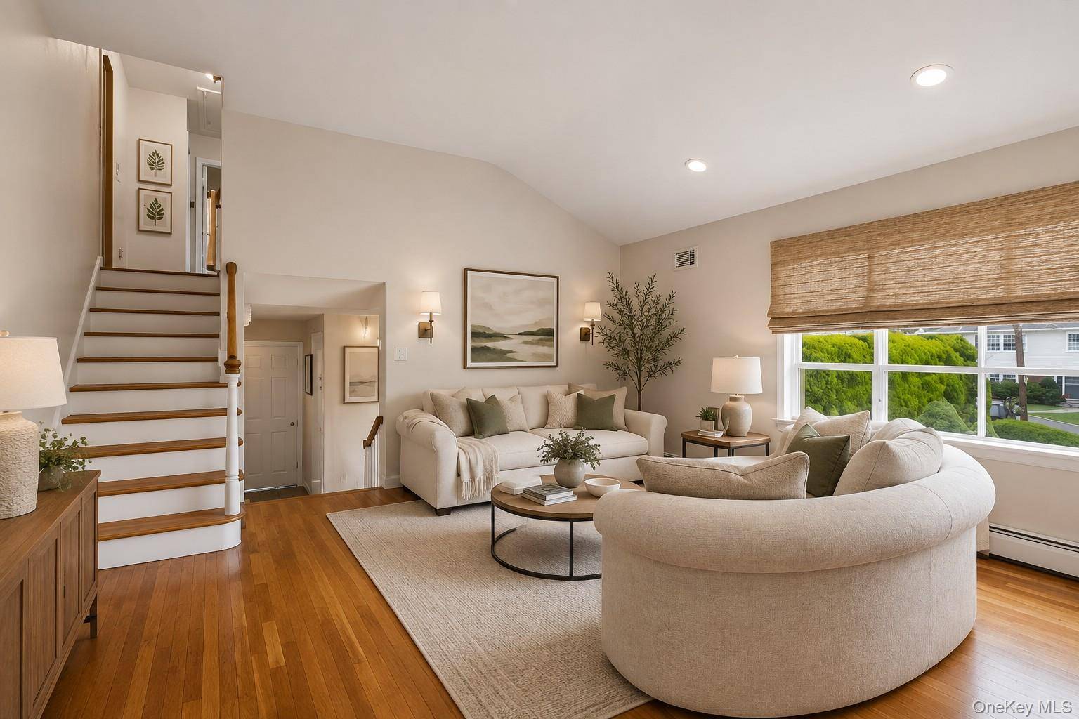 16 Baldwin LN, Scarsdale, NY 10583