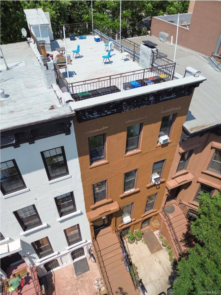 887 Lafayette AVE, Brooklyn, NY 11221