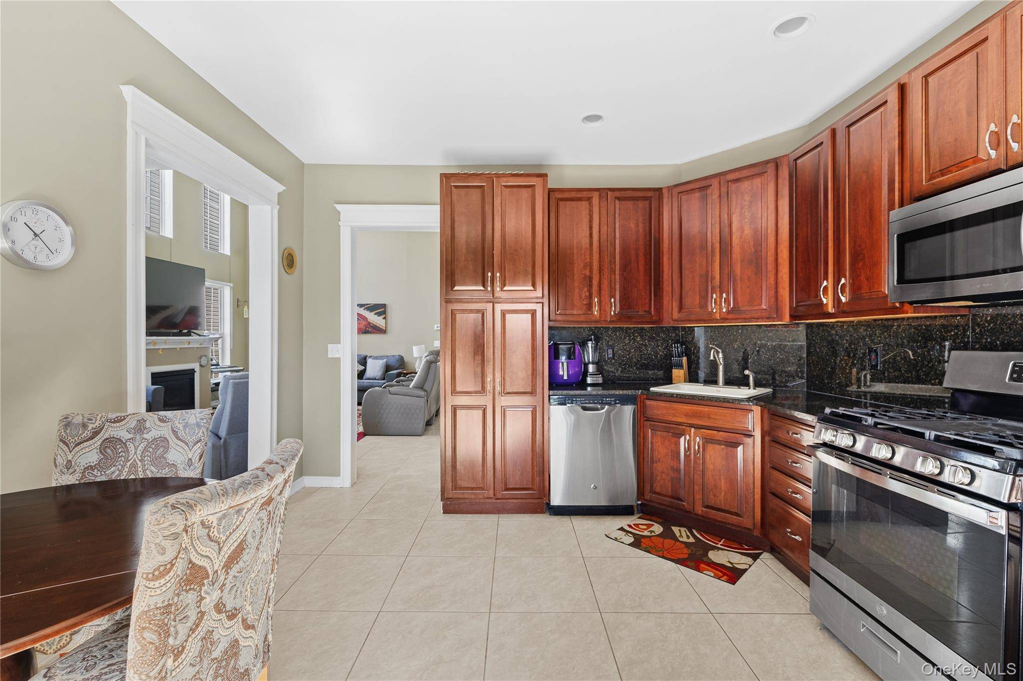 131 Constantine WAY, Mount Sinai, NY 11766