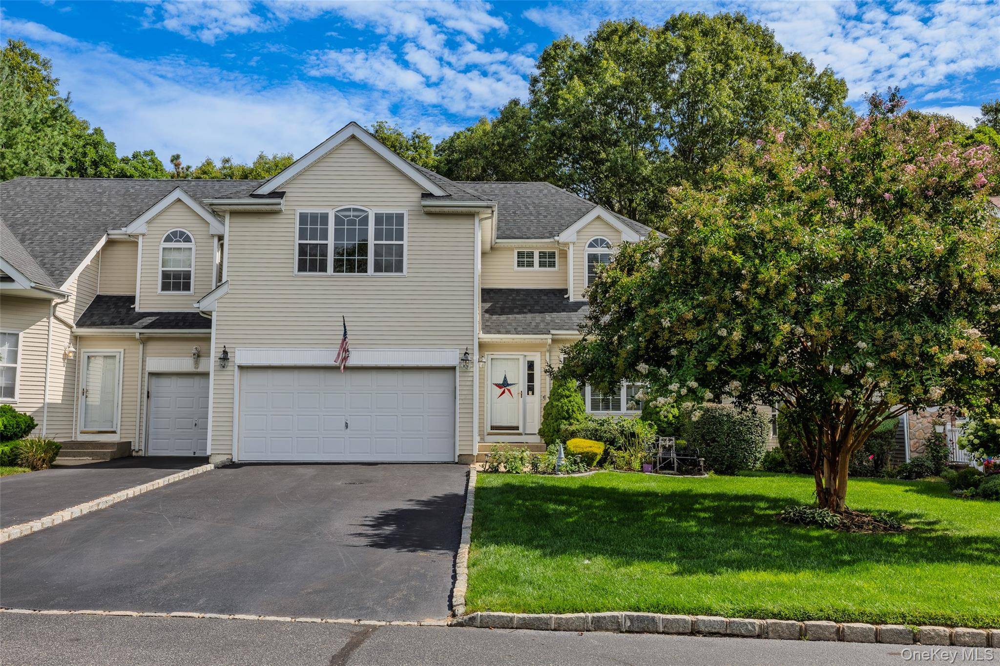 4 Sunflower Ridge RD, South Setauket, NY 11720