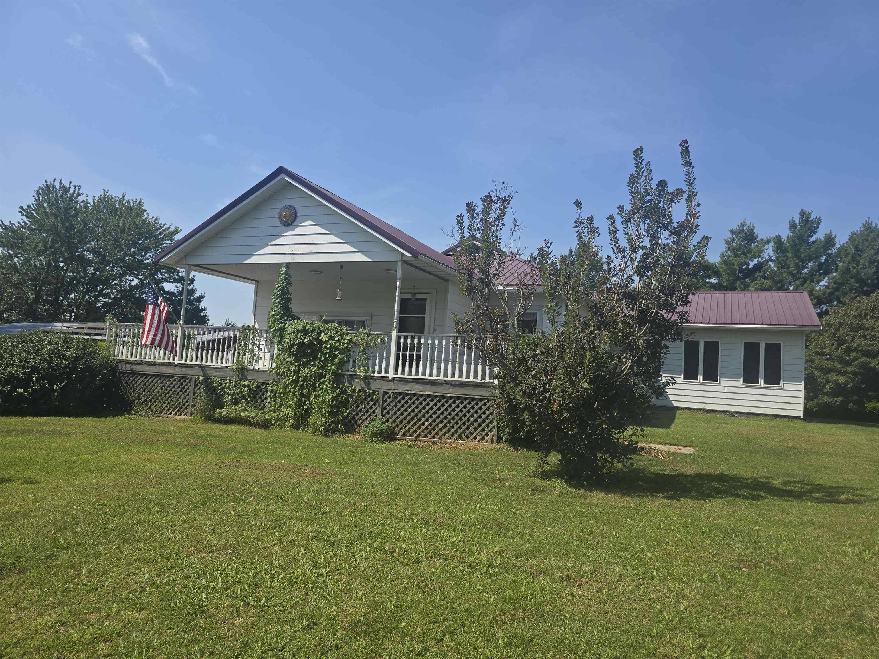 2696 E County Road 1200 ST, Plymouth, IL 62367