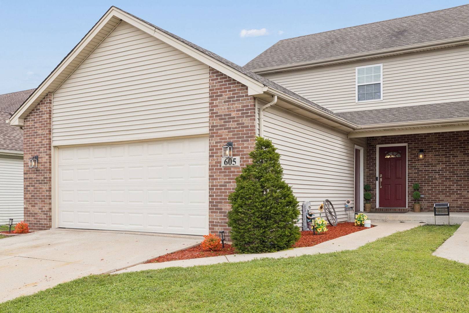 605 CIRCLE DR, Coal City, IL 60416