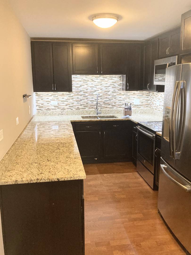 3033 N Sheridan RD #903, Chicago, IL 60657
