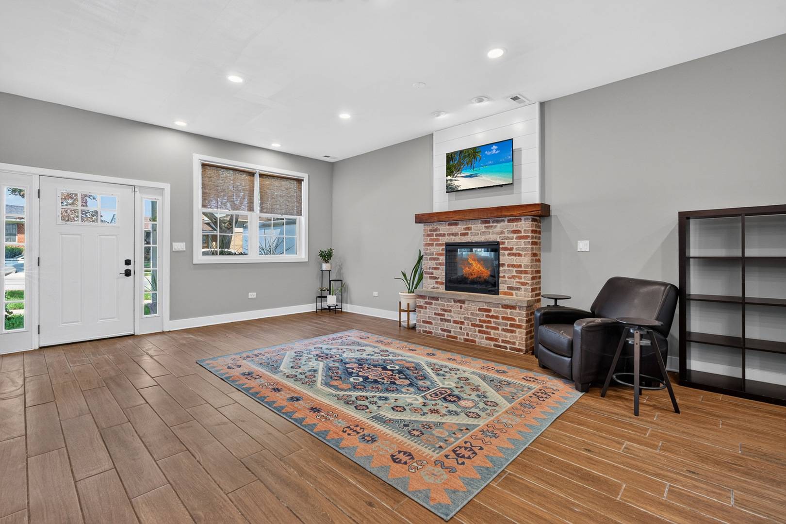 1204 Division ST, Melrose Park, IL 60160