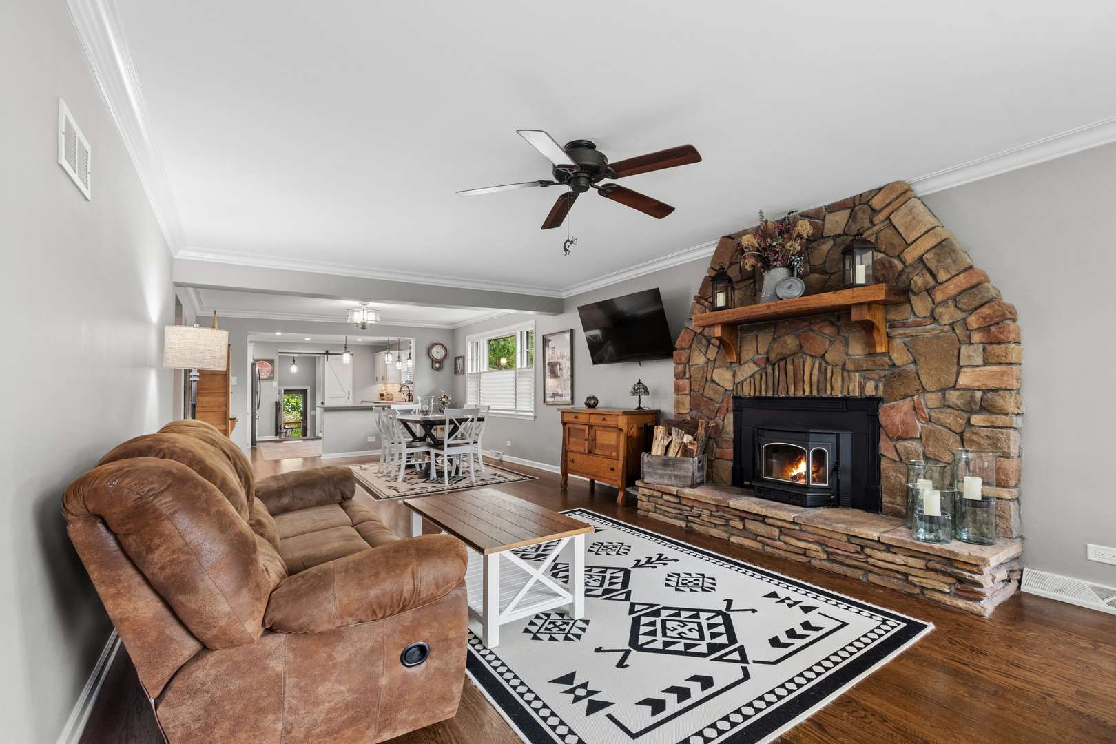 1850 Terrace RD, Homewood, IL 60430