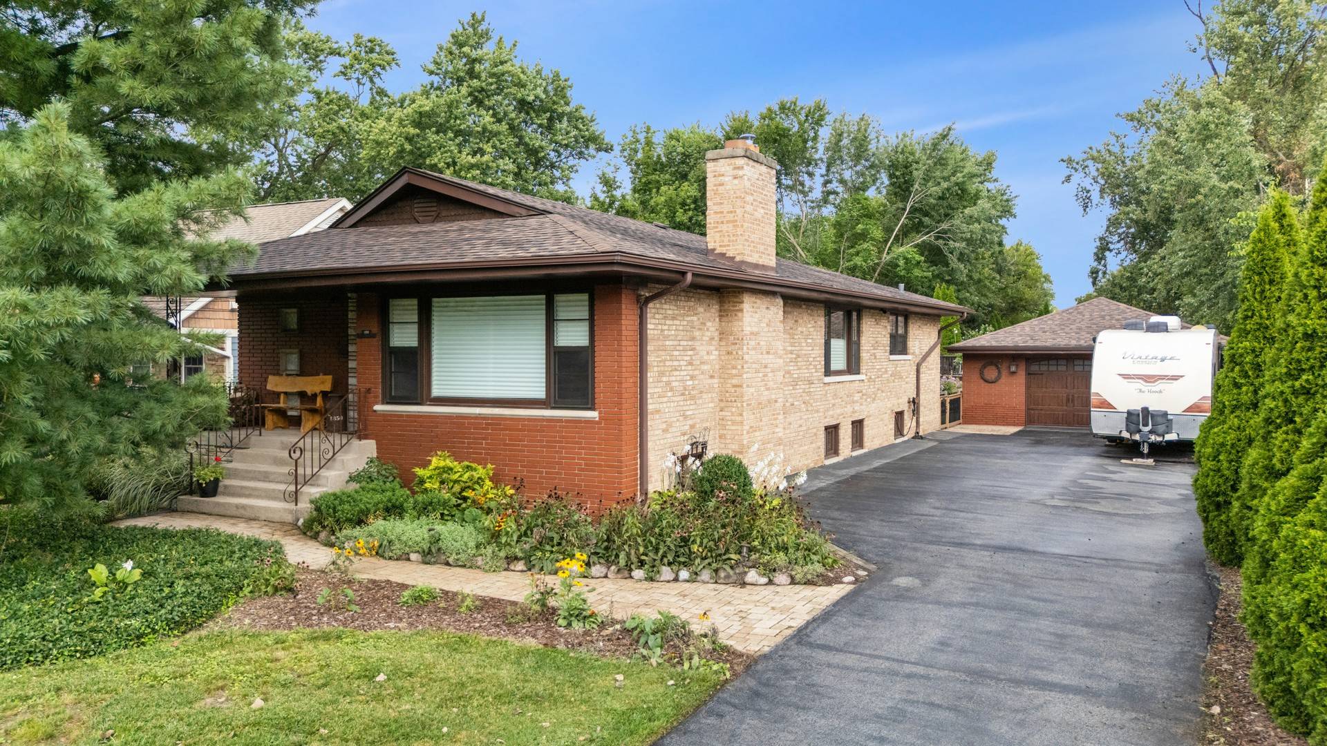 1850 Terrace RD, Homewood, IL 60430