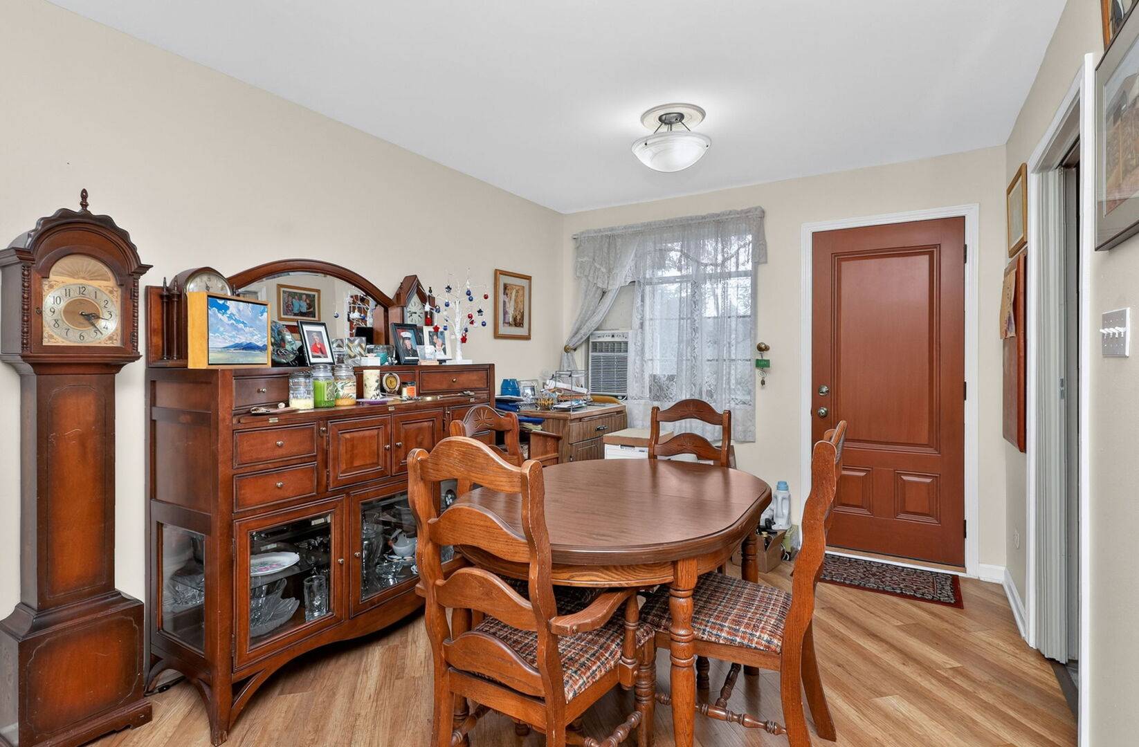 964 S 3rd AVE, Des Plaines, IL 60016