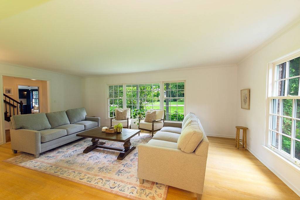 1931 Farm RD, Lake Forest, IL 60045