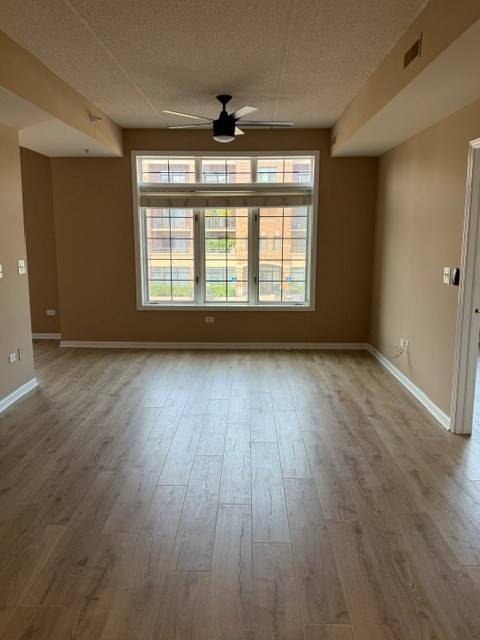 105 W Saint Charles RD #201, Lombard, IL 60148