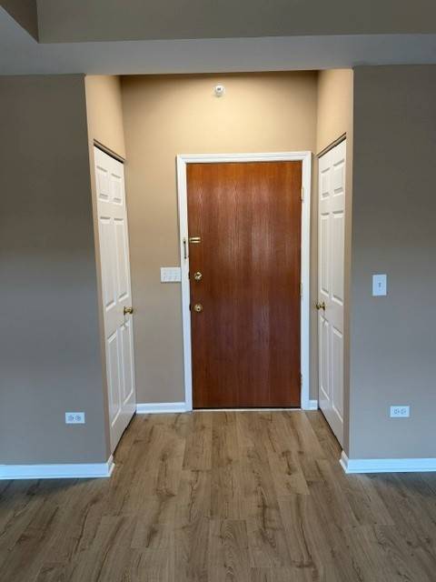 105 W Saint Charles RD #201, Lombard, IL 60148
