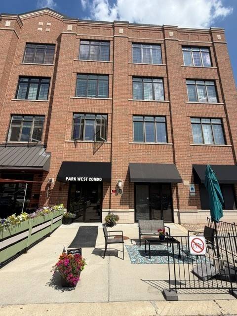 105 W Saint Charles RD #201, Lombard, IL 60148