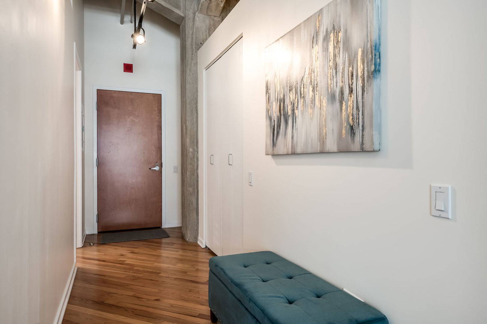 210 S Desplaines ST #402, Chicago, IL 60661