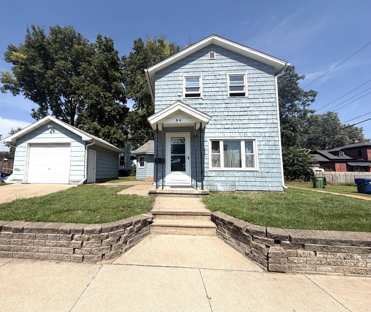 84 21st AVE N, Clinton, IA 52732