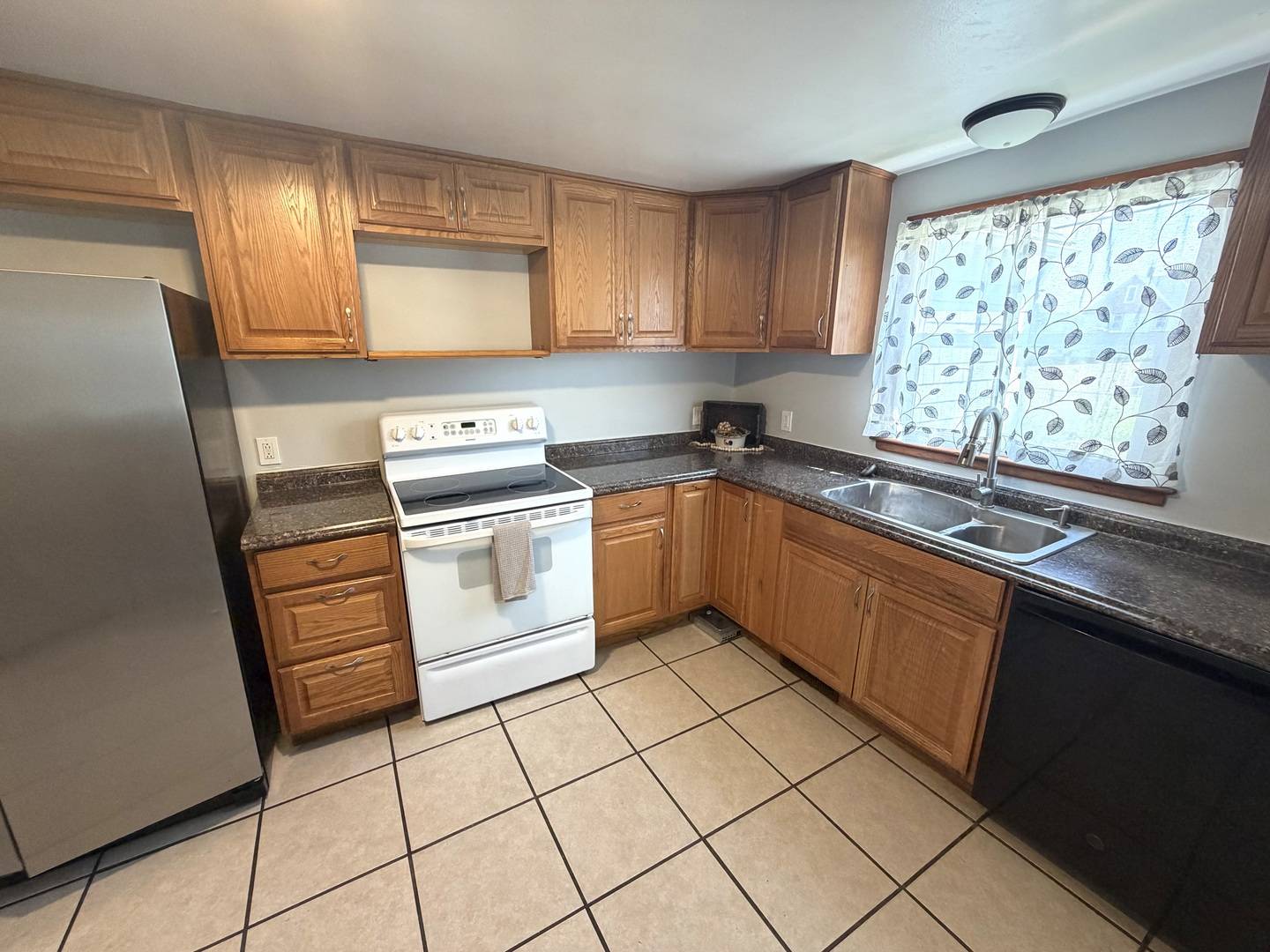 84 21st AVE N, Clinton, IA 52732