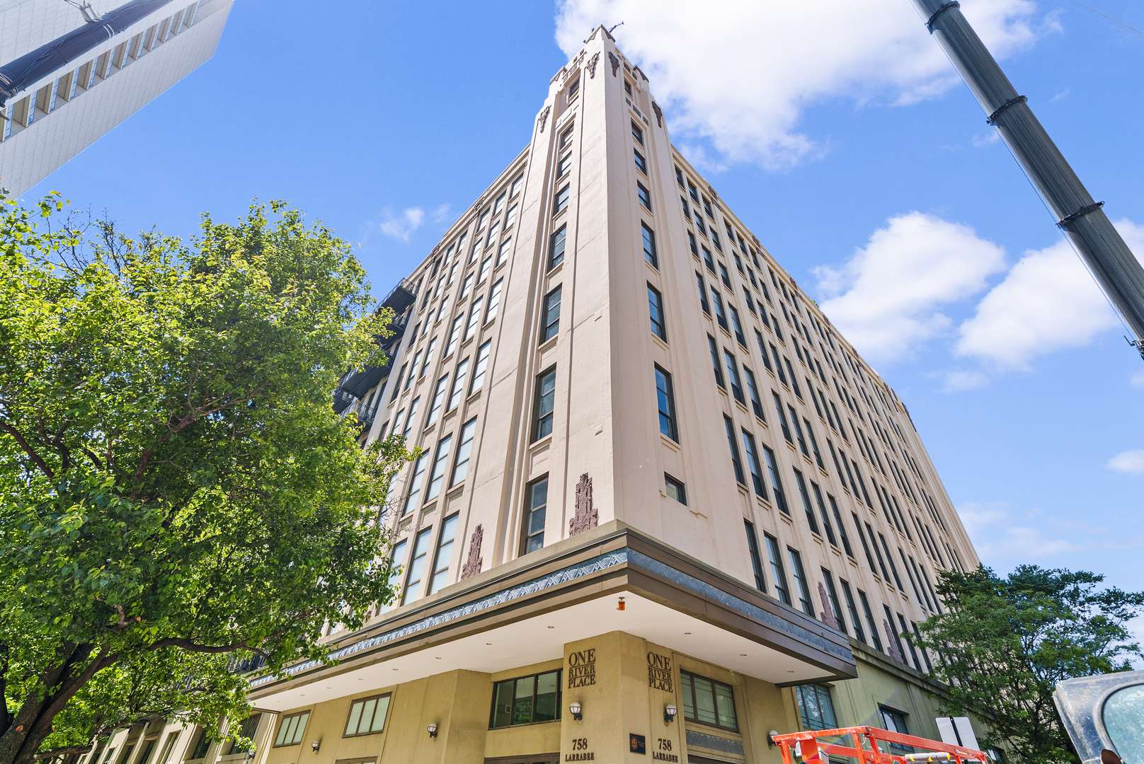 758 N Larrabee ST #305, Chicago, IL 60654