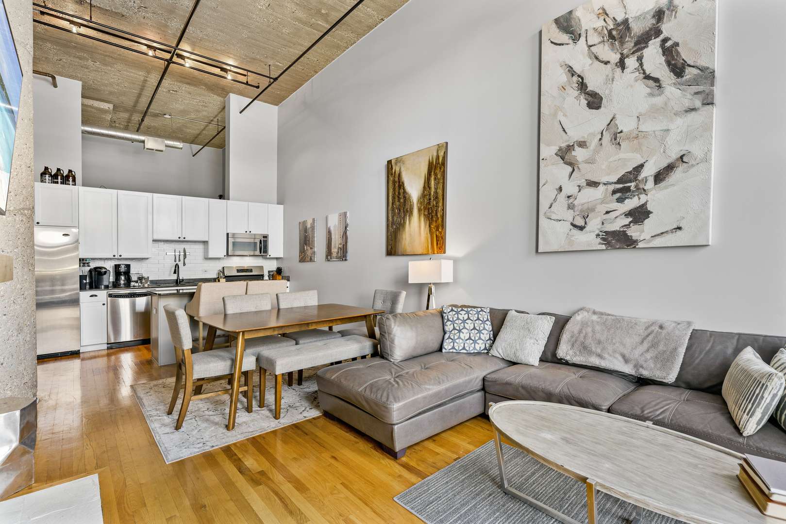758 N Larrabee ST #305, Chicago, IL 60654