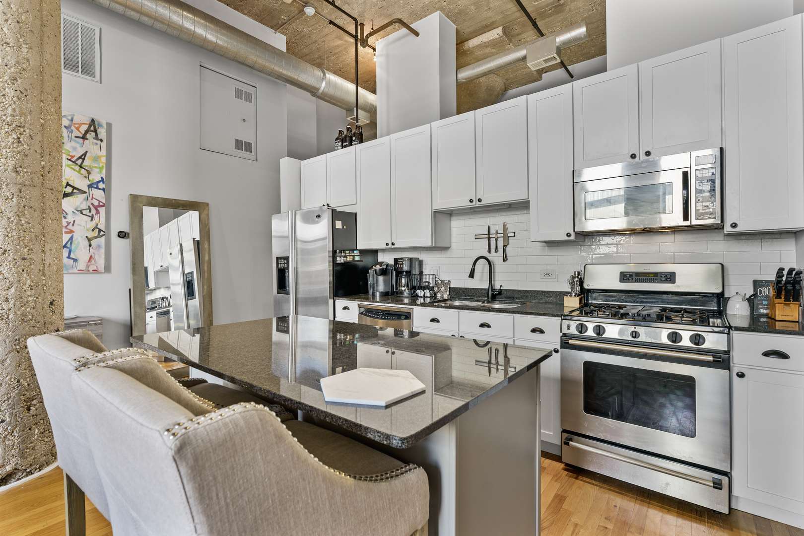 758 N Larrabee ST #305, Chicago, IL 60654