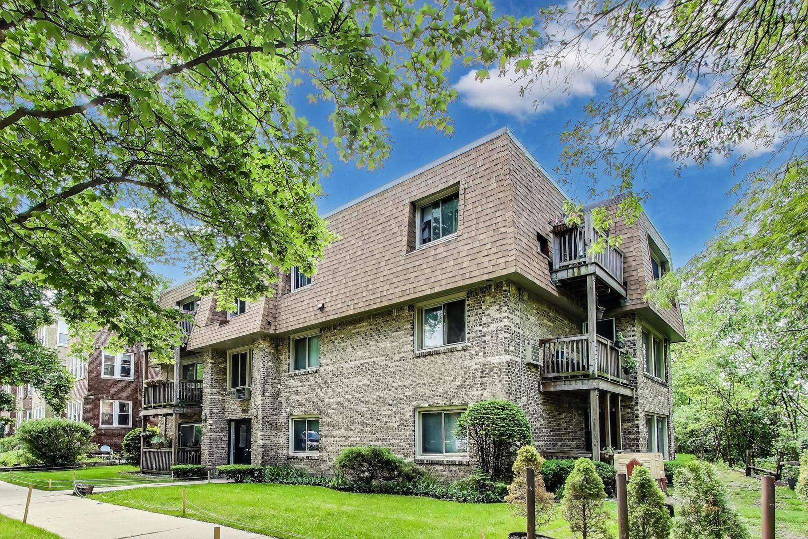 2619 W Agatite AVE #2A, Chicago, IL 60625