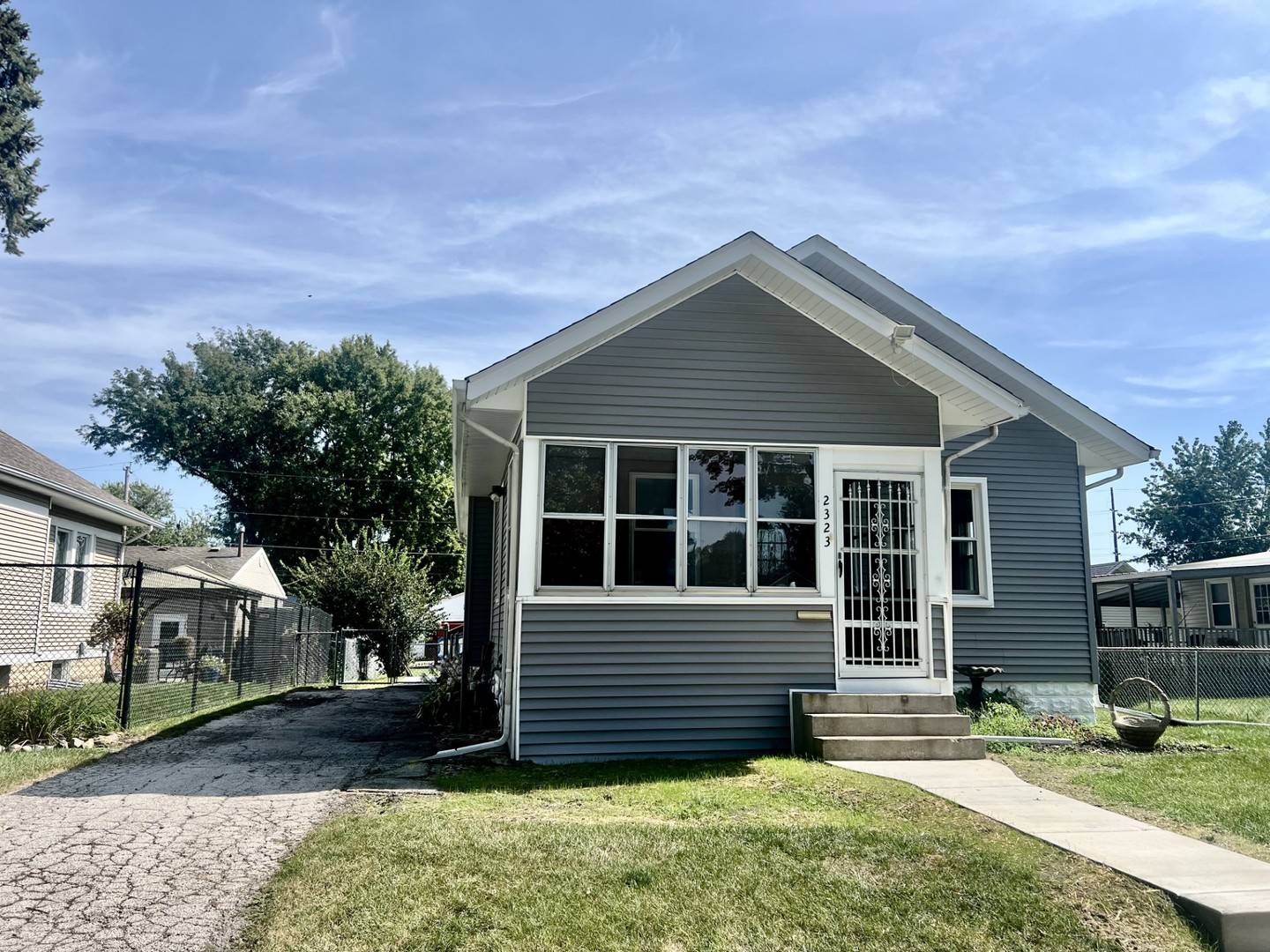 2323 Jackson AVE, Davenport, IA 52802