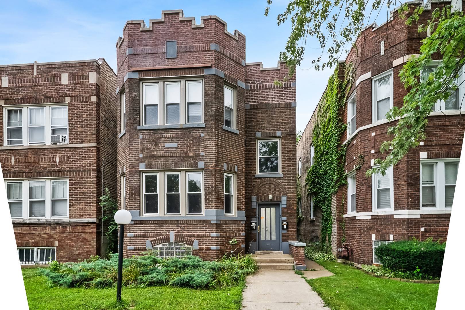 7605 S Calumet AVE, Chicago, IL 60619