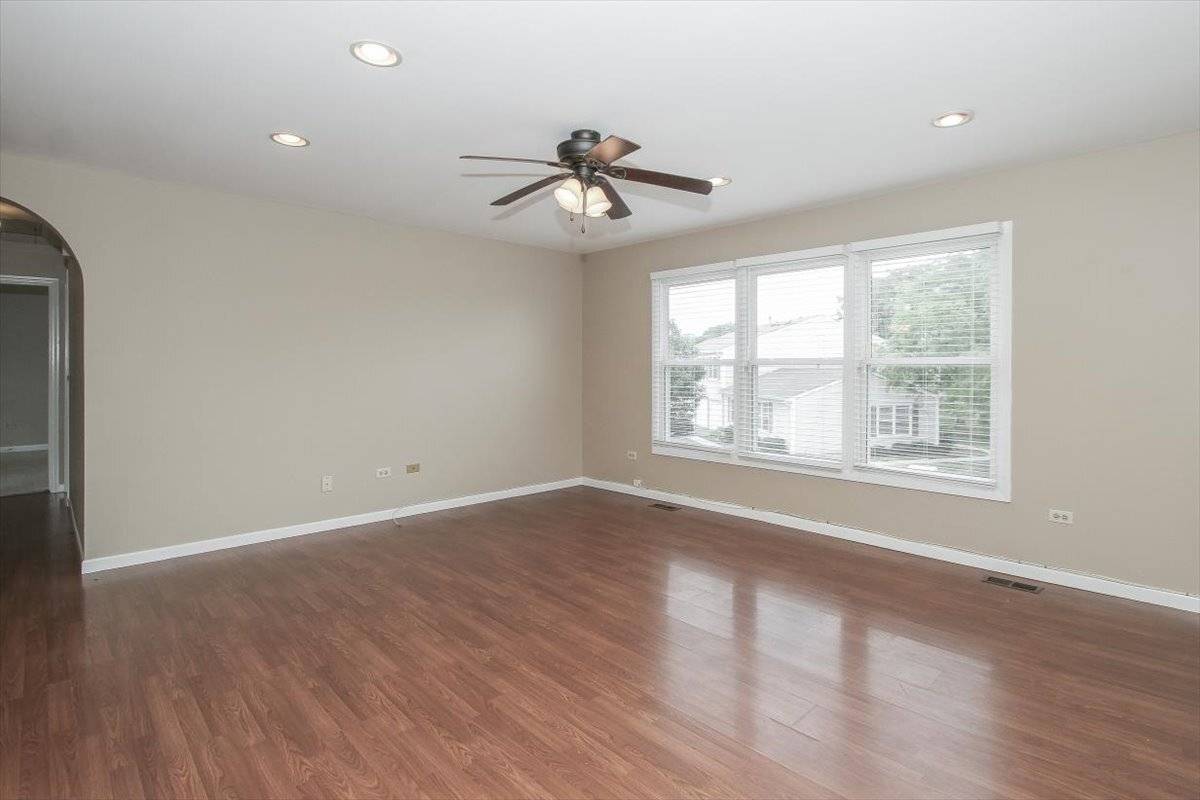 1063 HAMPTON HBR #1063, Schaumburg, IL 60193