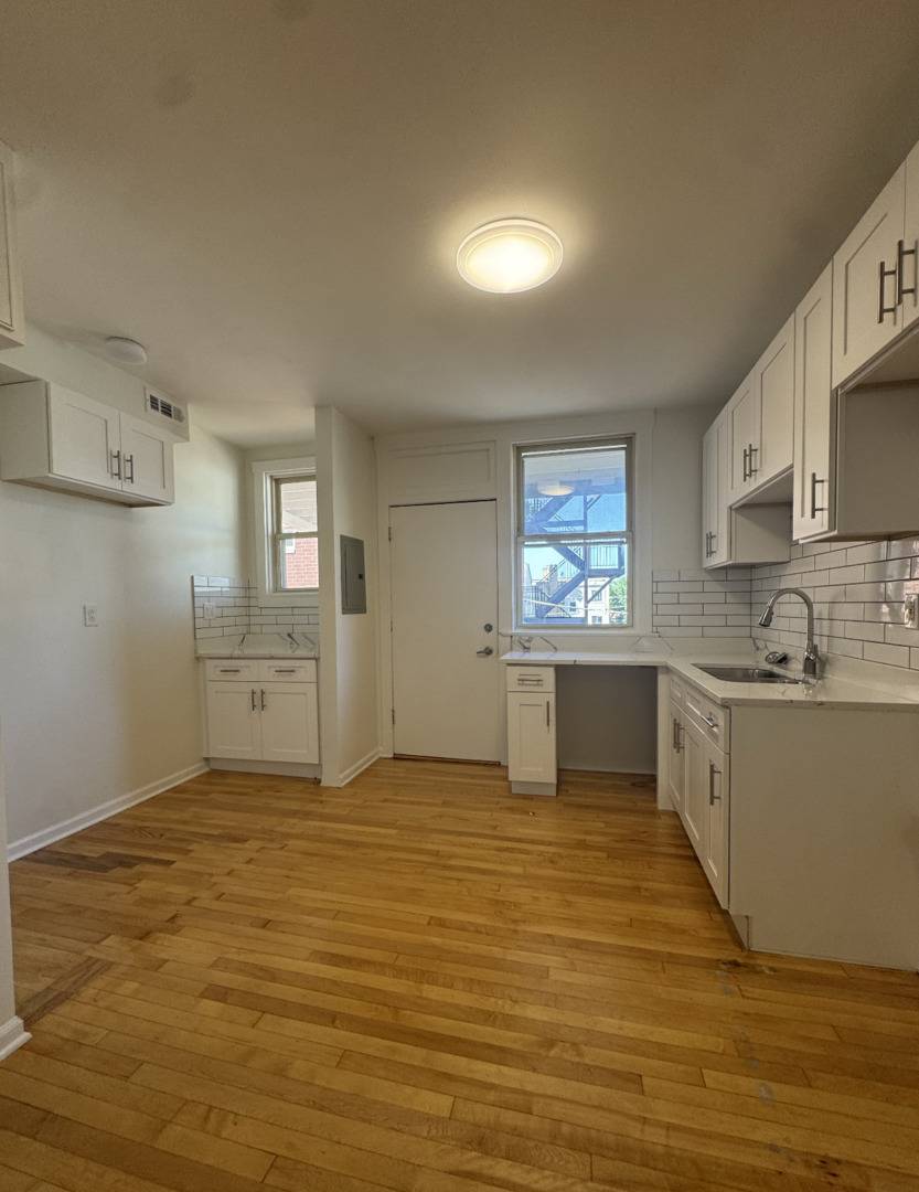 3508 N LAWNDALE AVE #2, Chicago, IL 60618