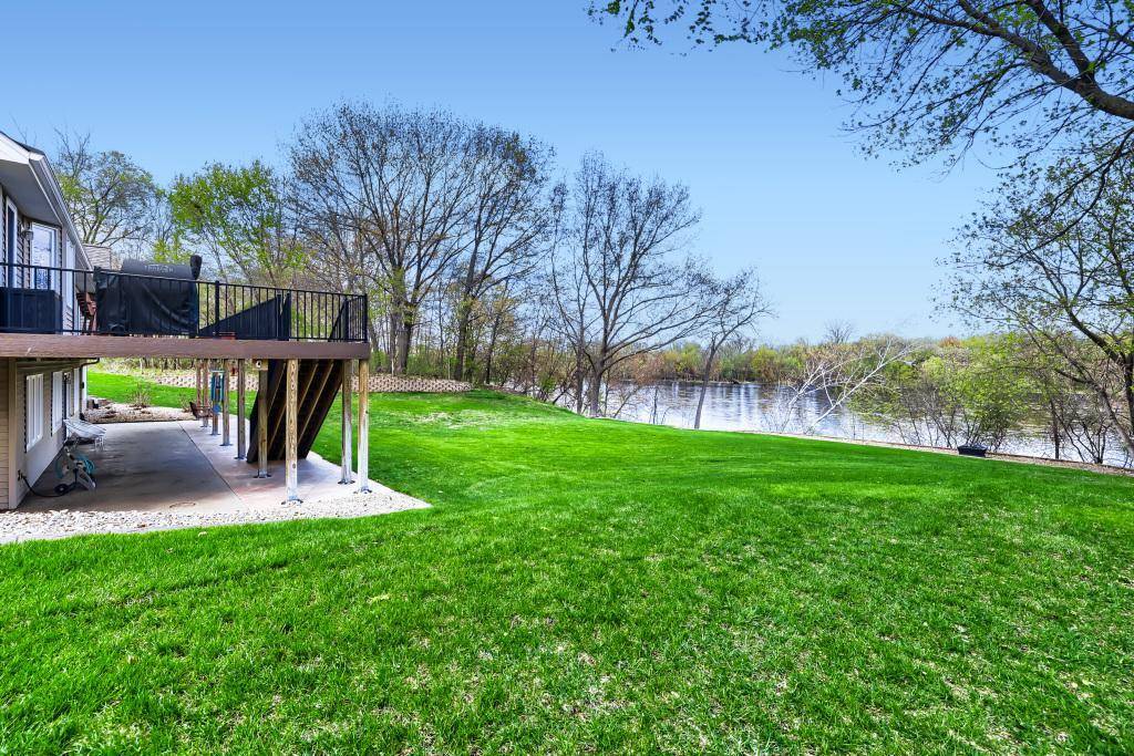18130 Robinson CIR, Dayton, MN 55327